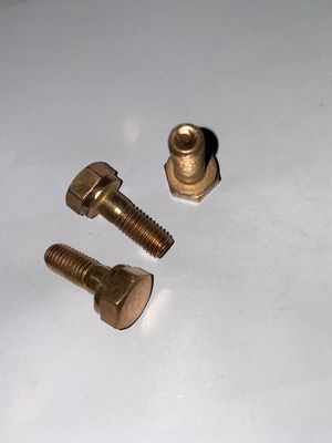190 reeks 12V. 03.53B Motoronderdelen Cylinderkop Afvoerboordschroef Standaardcomponent